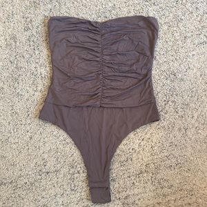 White Fox deep taupe bodysuit SIZE L